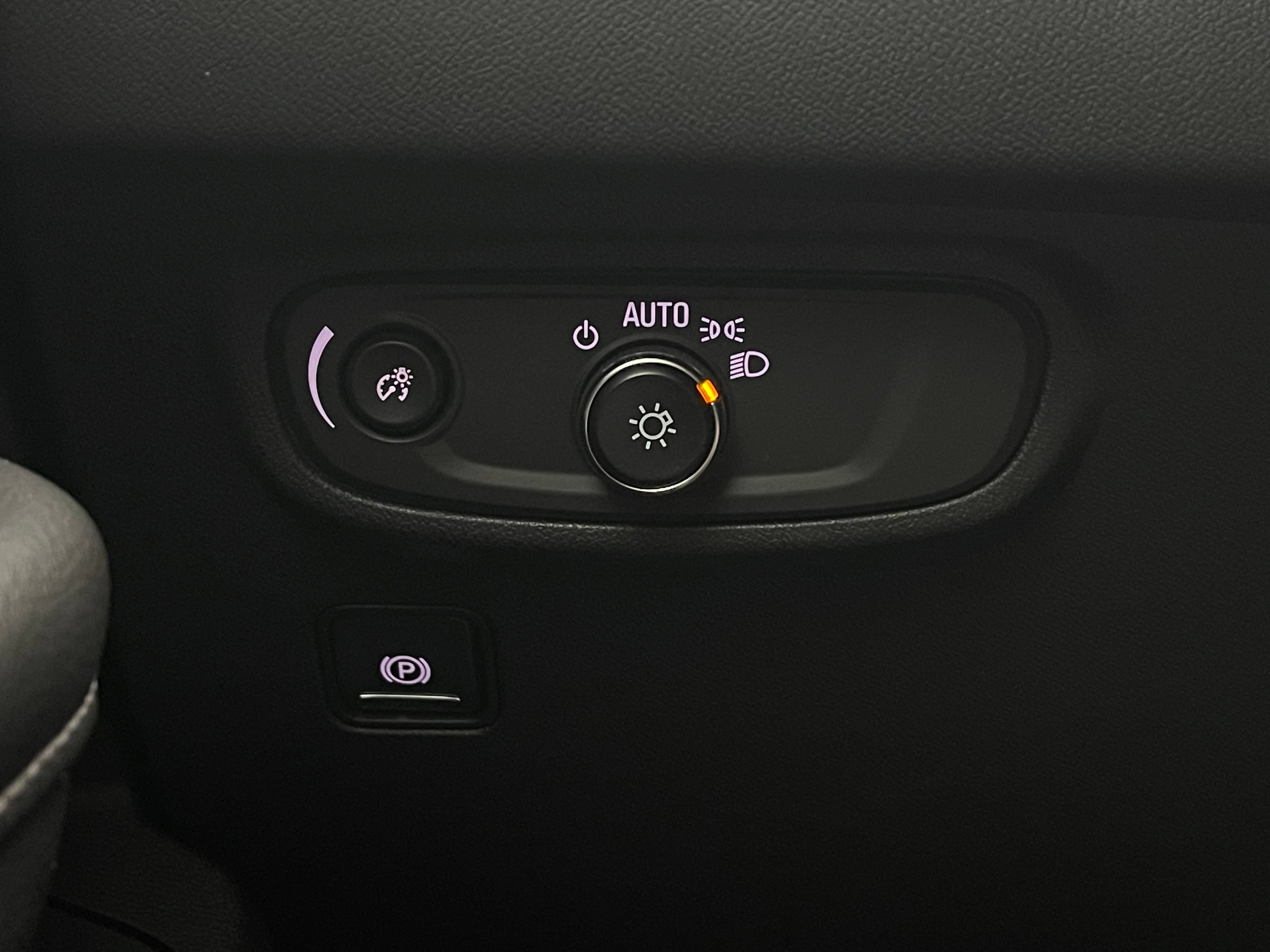 Used 2024 GMC Terrain SLE FWD image 19