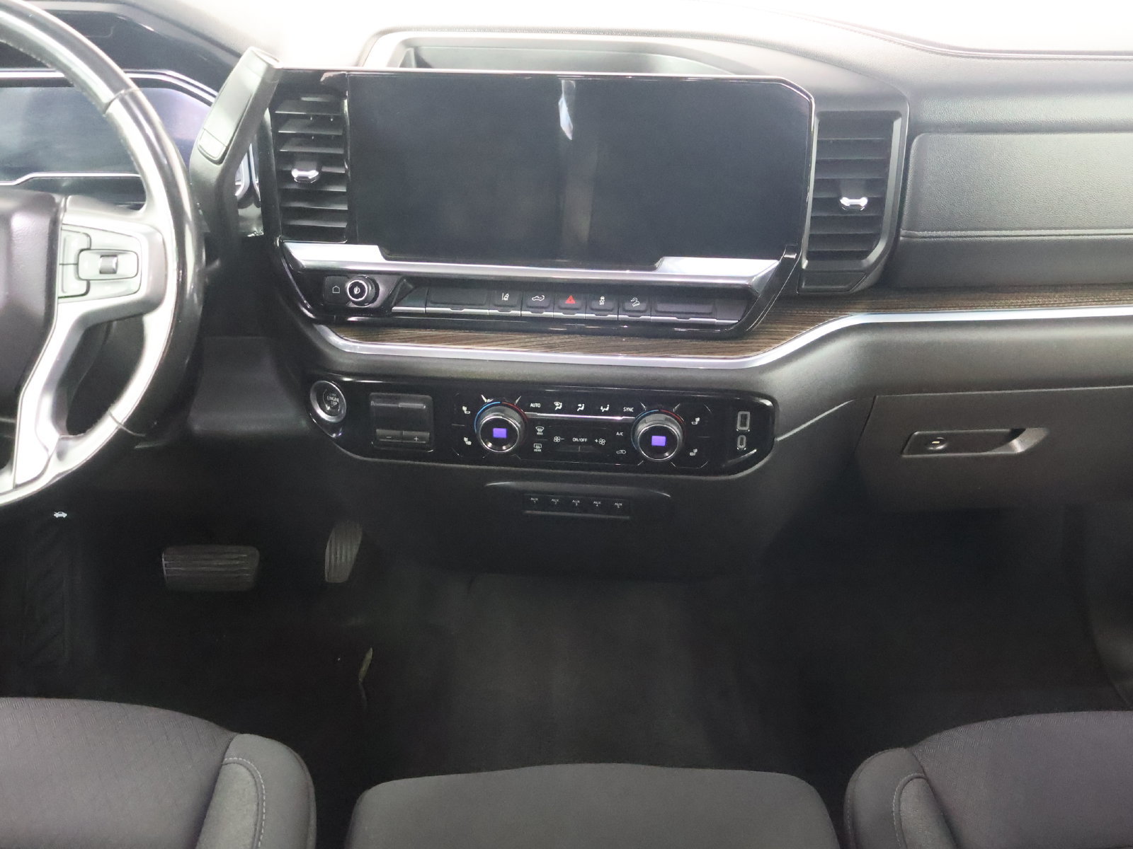 Used 2024 Chevrolet Silverado 2500 LT w/ Convenience Package AWD/4WD image 27