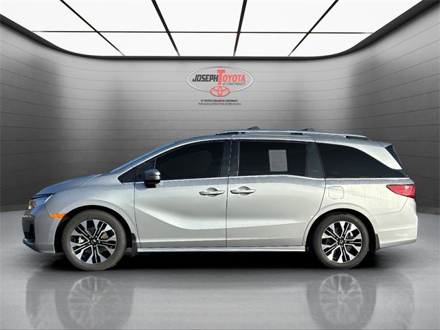 Used 2025 Honda Odyssey Elite image 2