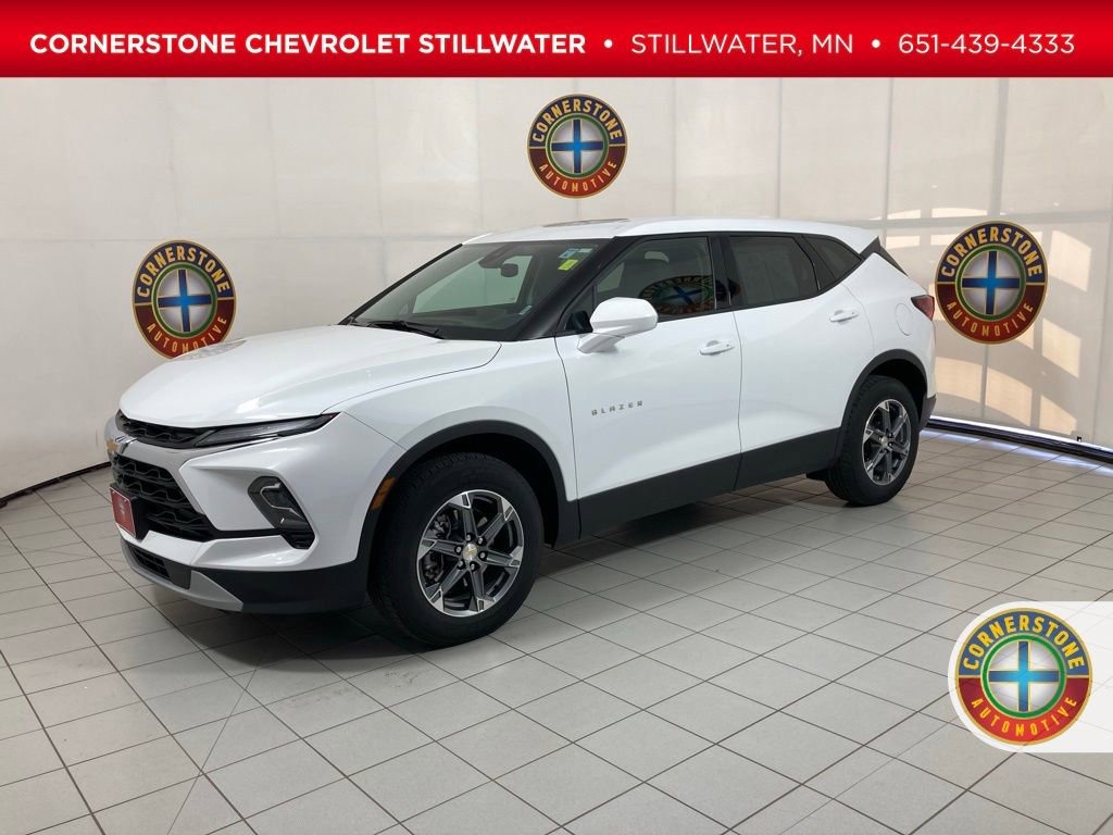 Used 2025 Chevrolet Blazer LT AWD/4WD image 1