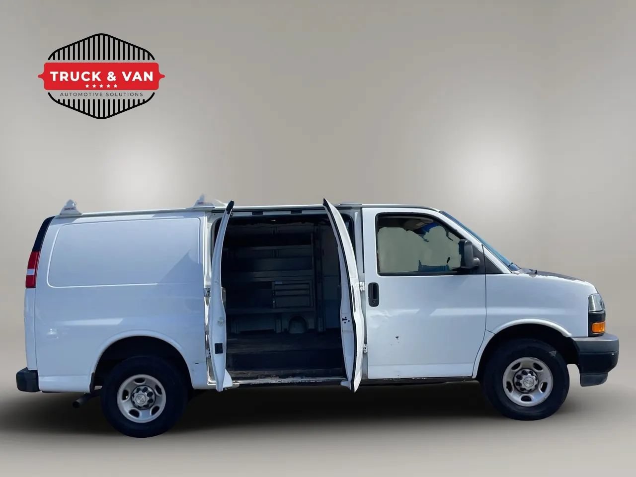 Used 2021 Chevrolet Express 2500 w/ Driver Convenience Package RWD image 35
