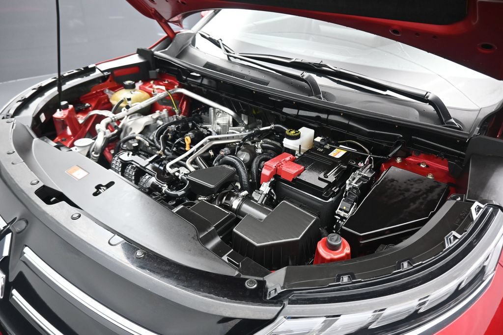 Used 2025 Mitsubishi Outlander AWD image 62