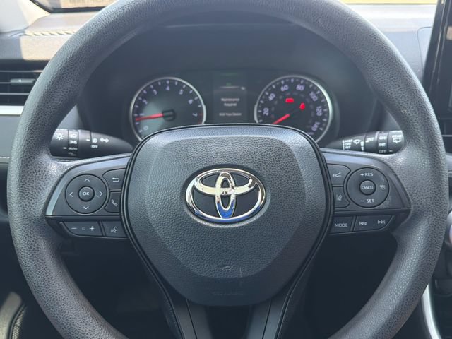 Used 2020 Toyota RAV4 XLE w/ Carpet Mat Package FWD image 24
