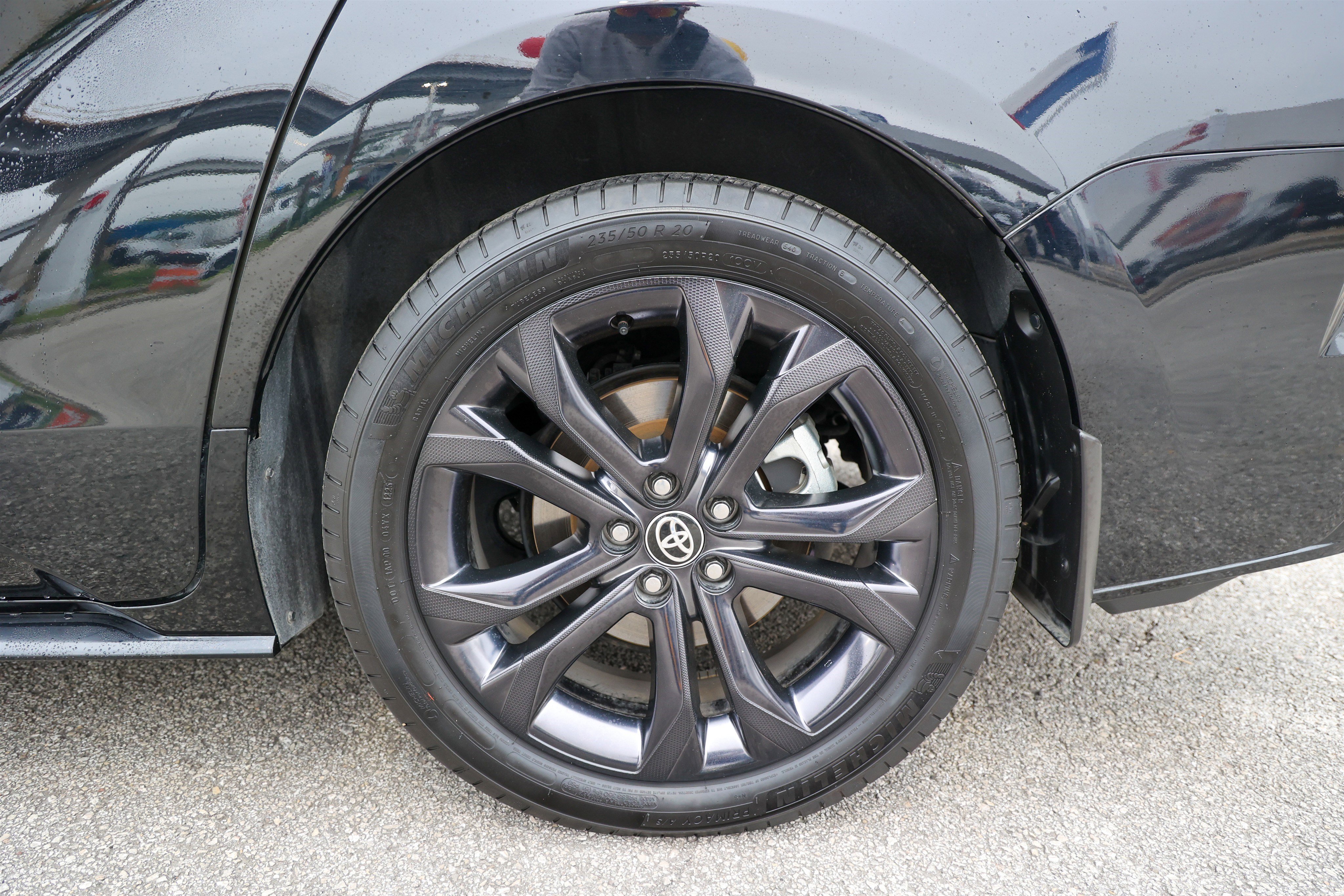 Used 2025 Toyota Sienna XSE w/ XSE Plus Package FWD image 15
