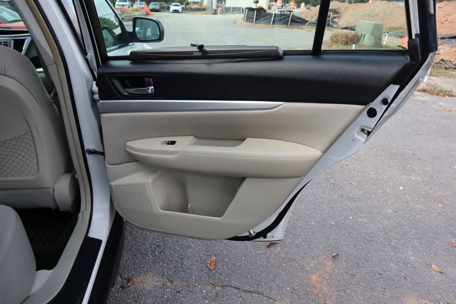 Used 2014 Subaru Outback 2.5i AWD/4WD image 17