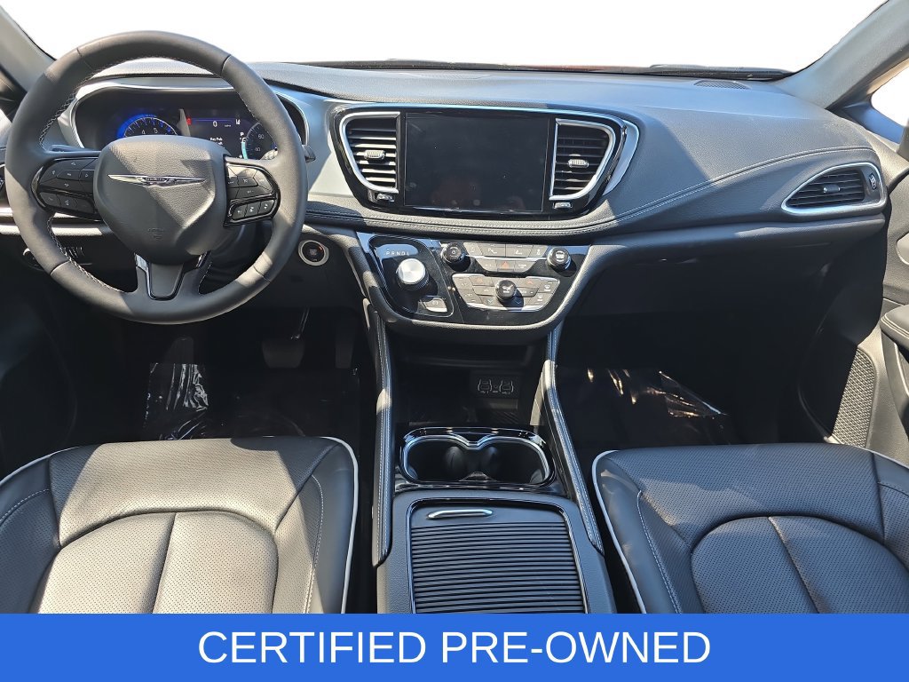Used 2025 Chrysler Pacifica Limited FWD image 37