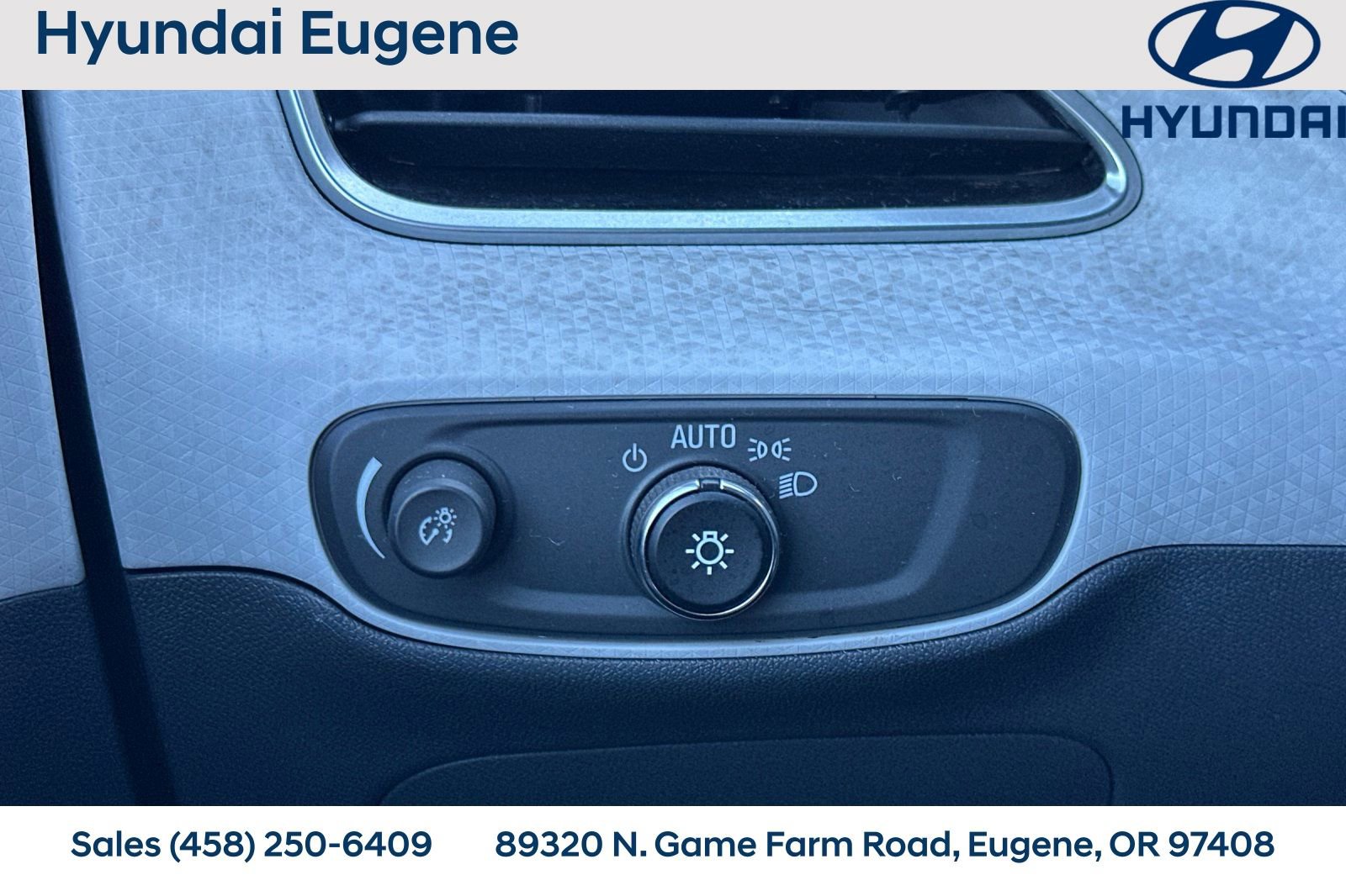 Used 2017 Chevrolet Bolt Premier w/ Driver Confidence II Package image 38