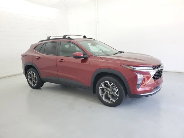 Used 2024 Chevrolet Trax LT w/ Driver Confidence Package image 4