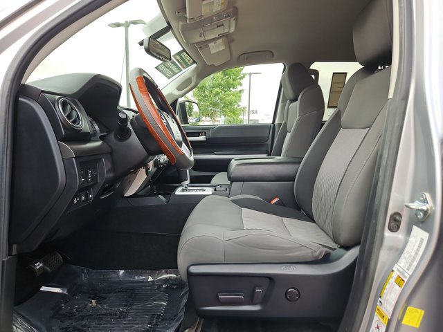 Used 2017 Toyota Tundra SR5 w/ TRD Off Road Package AWD/4WD image 16