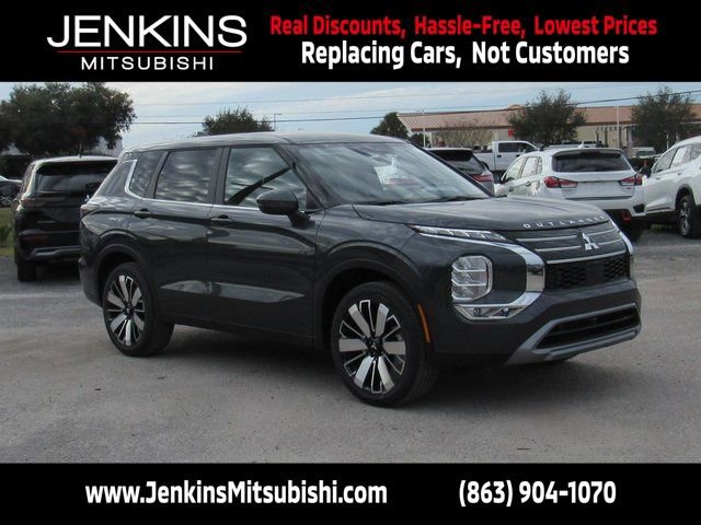New 2026 Mitsubishi Outlander SE image 1