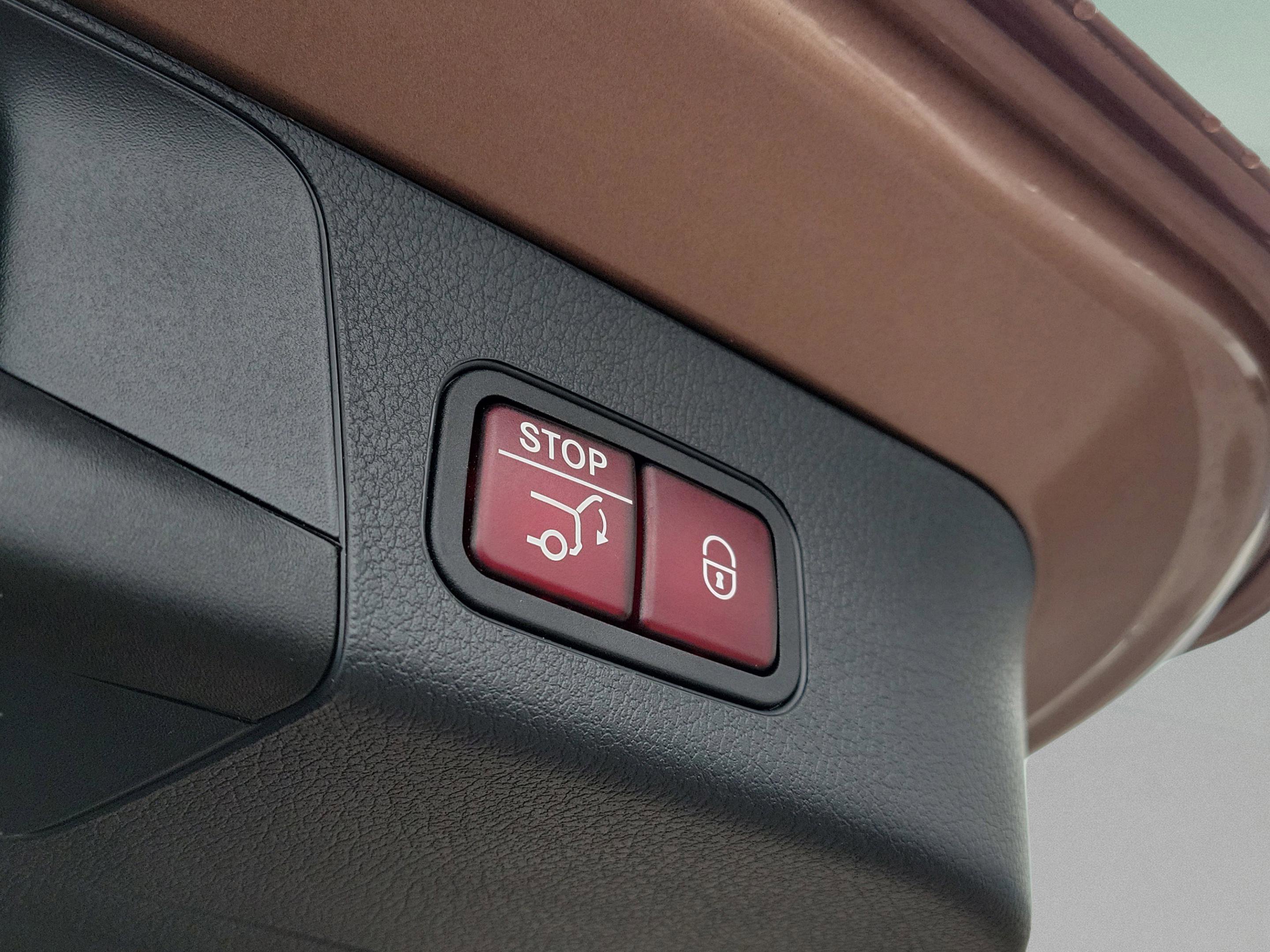 Certified 2023 Mercedes-Benz GLB 250 image 10