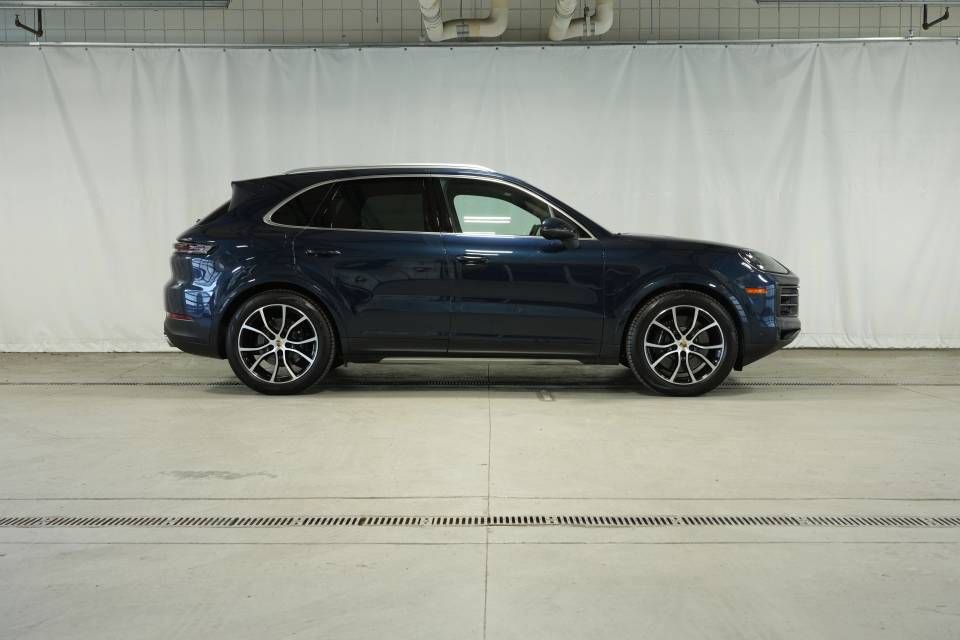 Used 2025 Porsche Cayenne S image 8