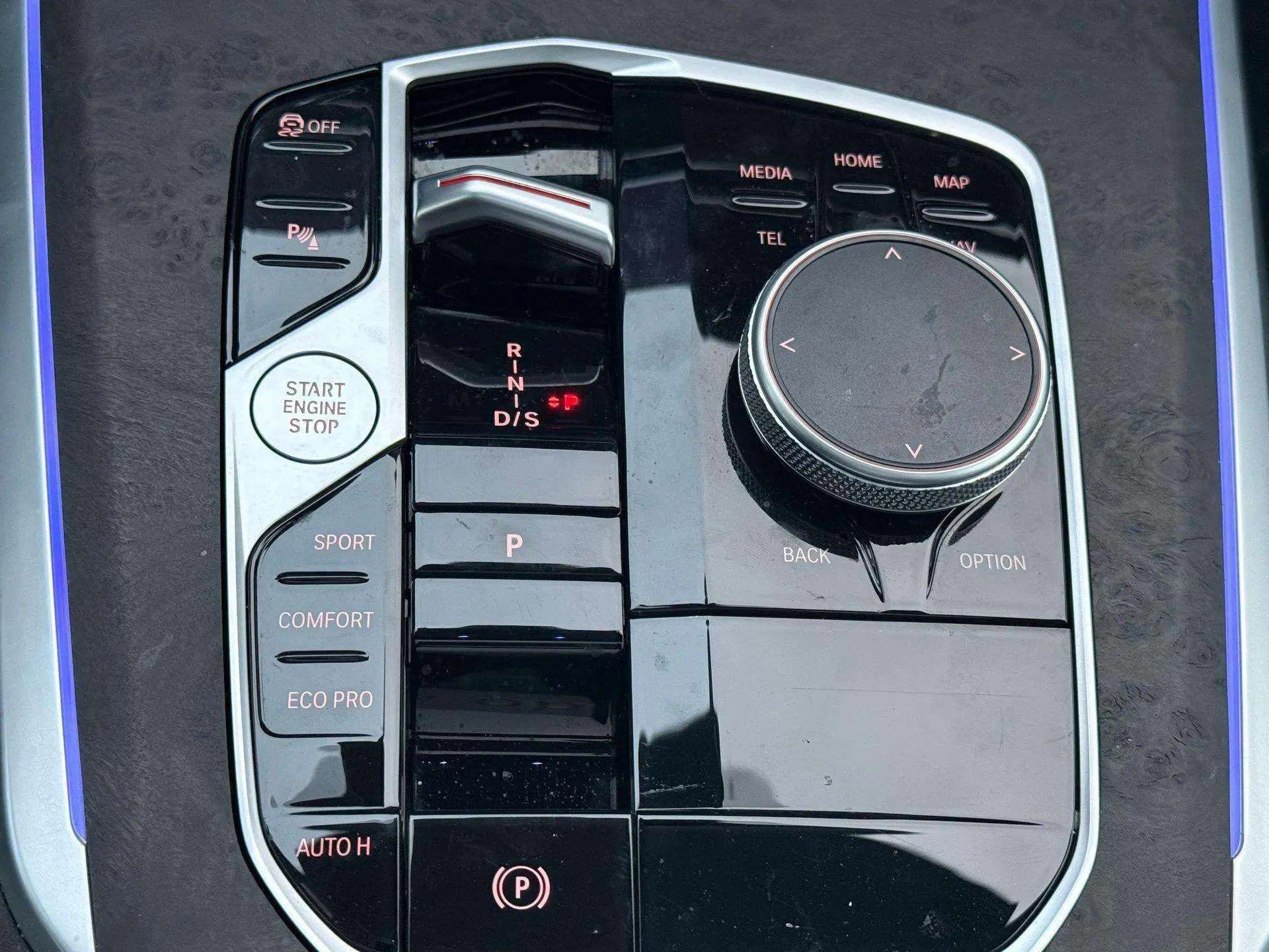 Used 2024 BMW X5 xDrive40i w/ M Sport Package image 32