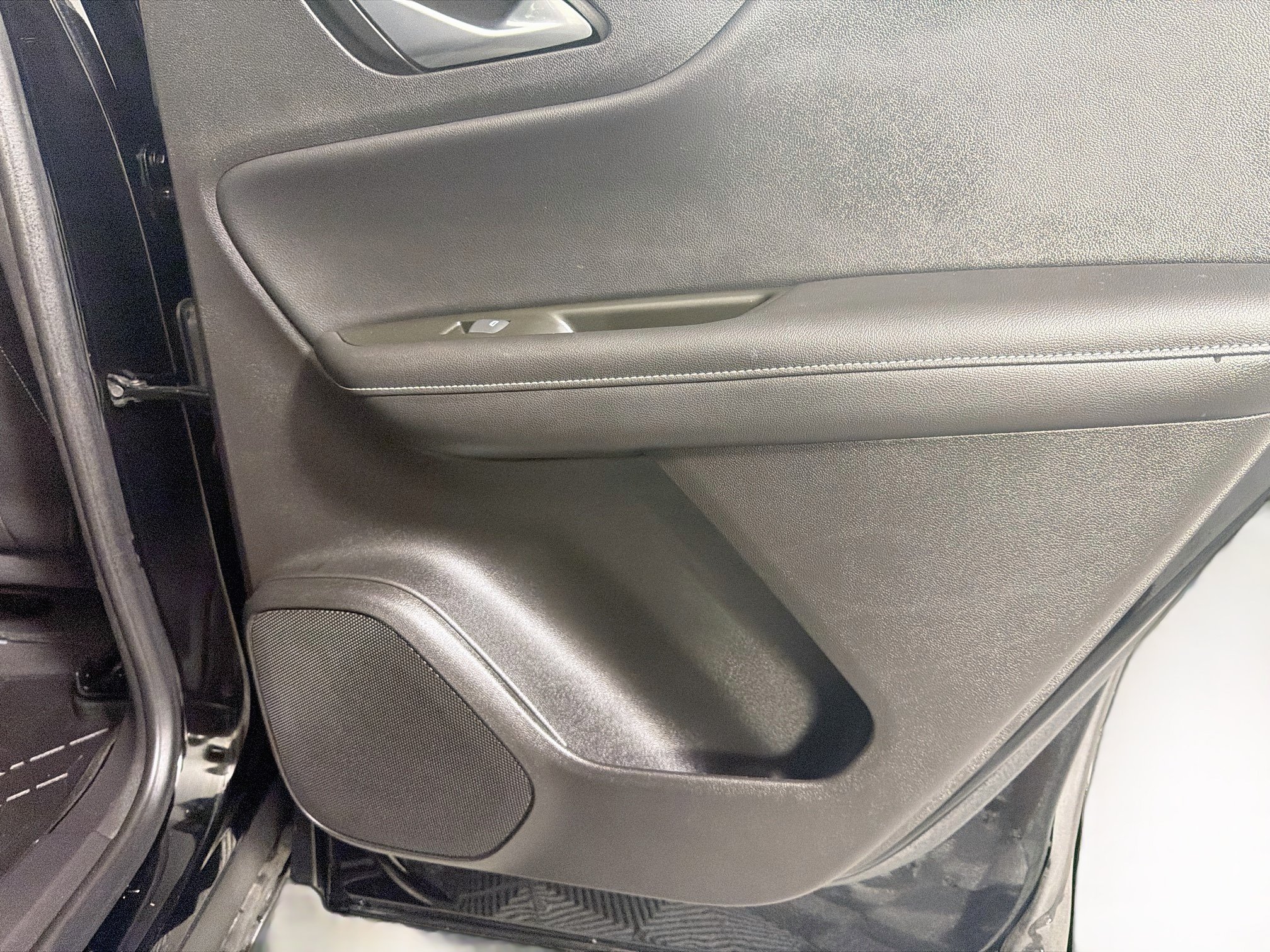 Used 2023 Chevrolet Blazer LT w/ Convenience Package FWD image 29