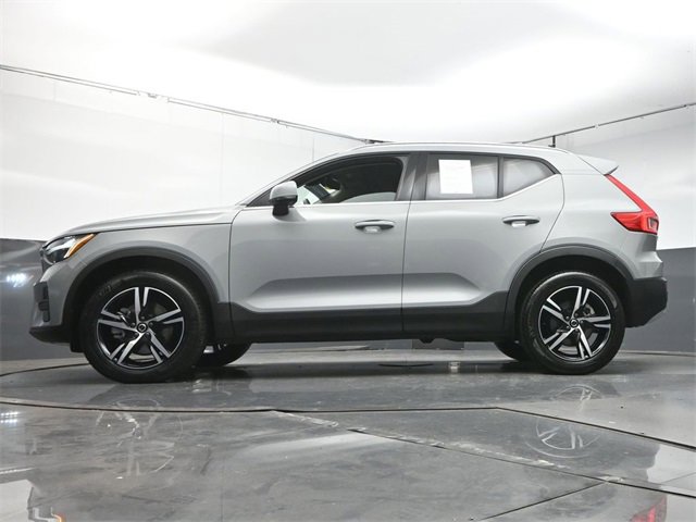 Used 2025 Volvo XC40 B5 Core image 37