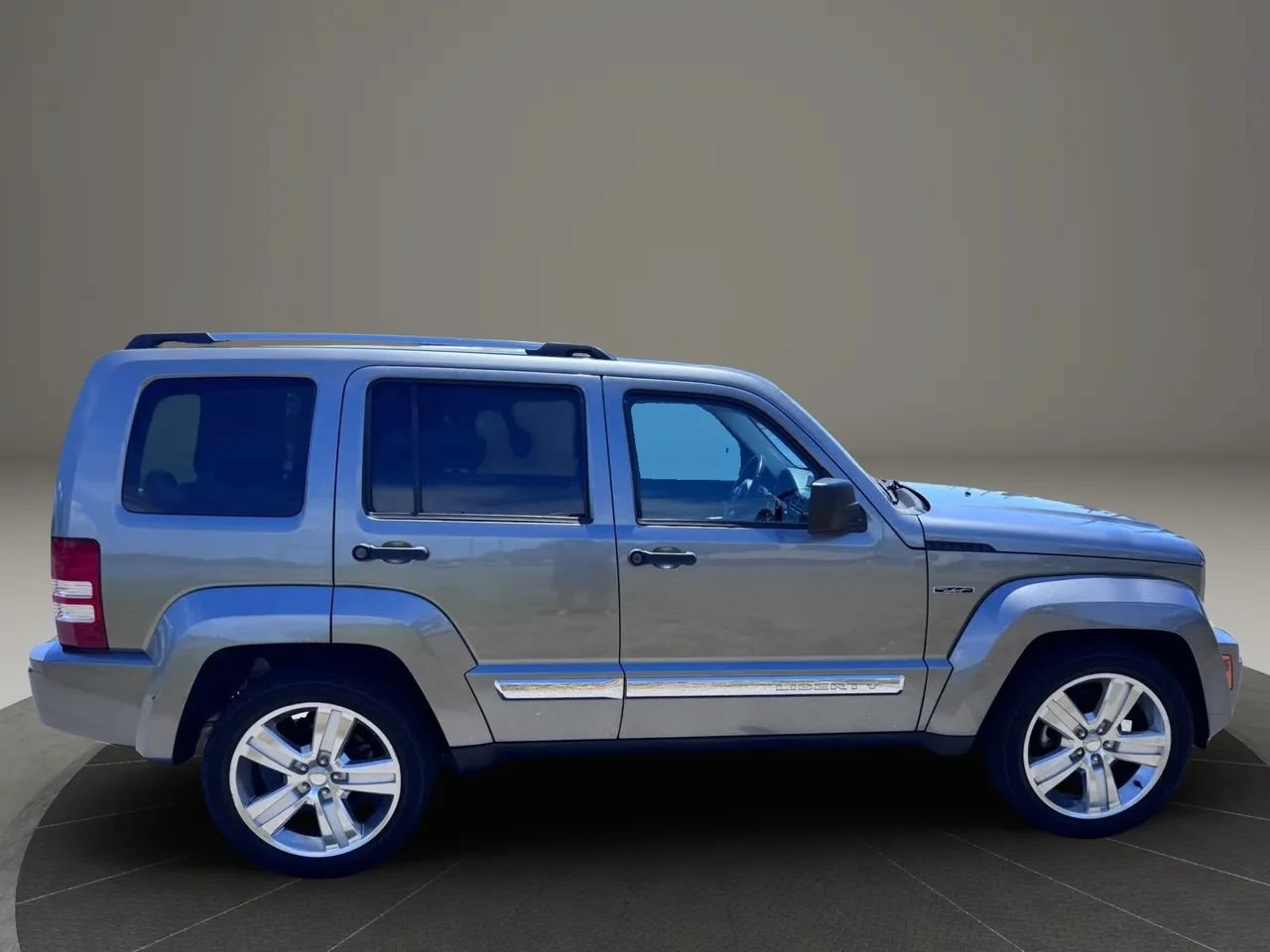 Used 2012 Jeep Liberty Limited Jet w/ Comfort/Convenience Group AWD/4WD image 3