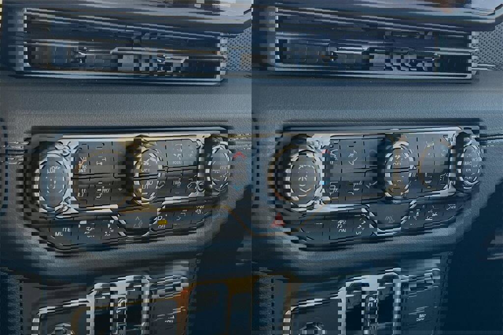 New 2024 Jeep Wrangler Unlimited Rubicon 392 image 17