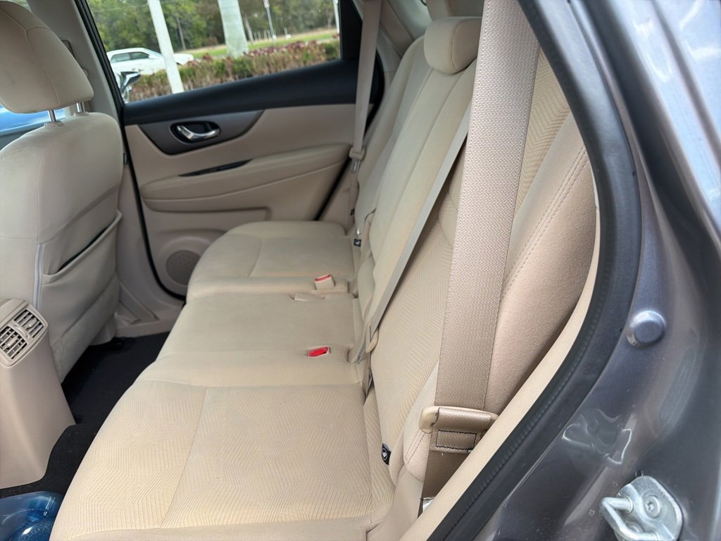 Used 2016 Nissan Rogue SV image 12