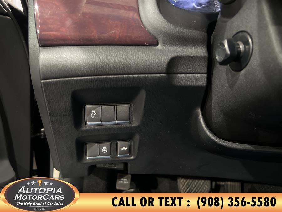 Used 2017 INFINITI Q70 3.7 image 28