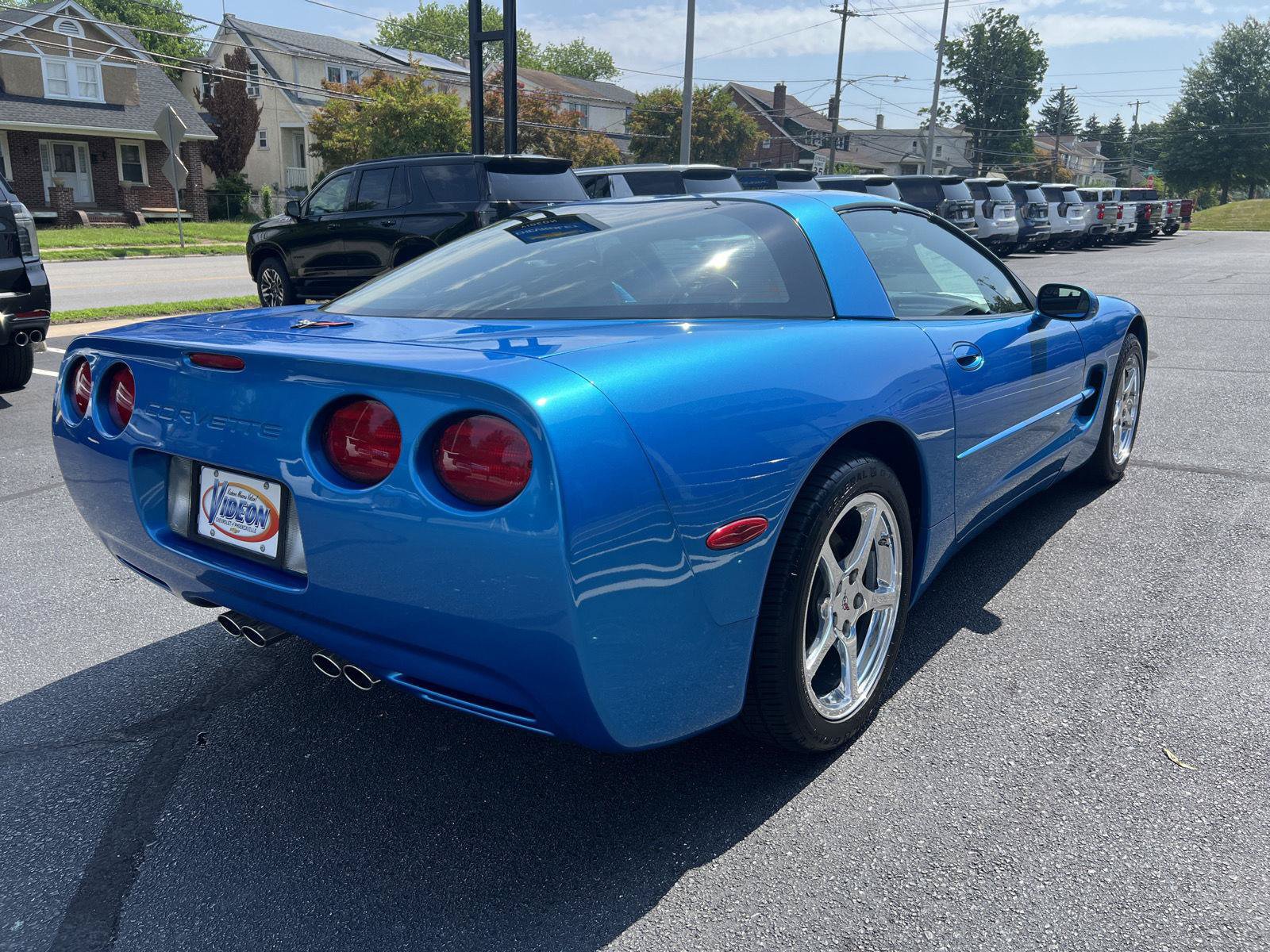 Used 2000 Chevrolet Corvette Coupe w/ Performance Handling Pkg RWD image 7