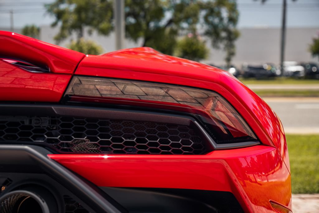 Used 2024 Lamborghini Huracan EVO AWD/4WD image 12