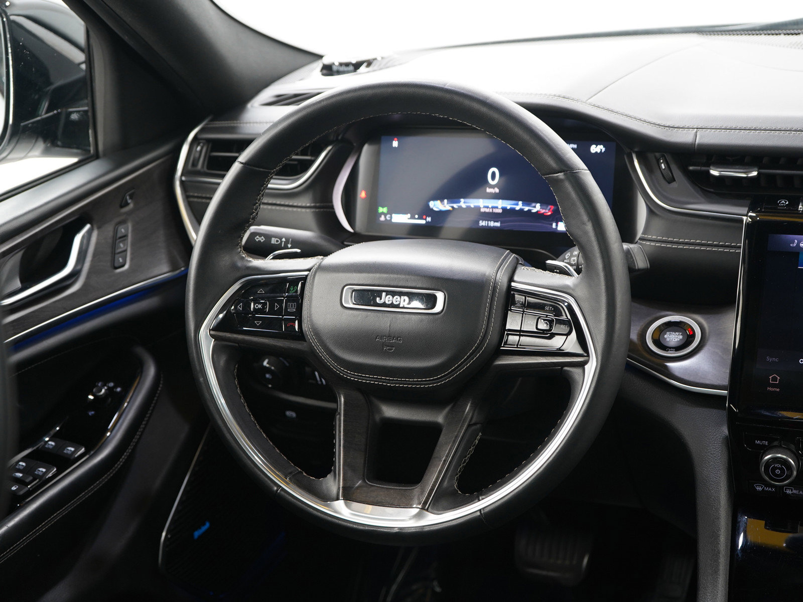 Used 2022 Jeep Grand Cherokee Overland w/ Luxury Tech Group IV image 17