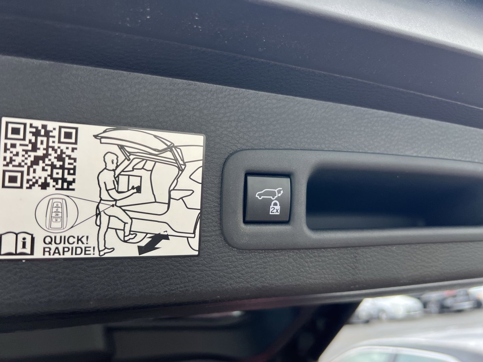 Used 2021 Toyota Sienna Limited image 26