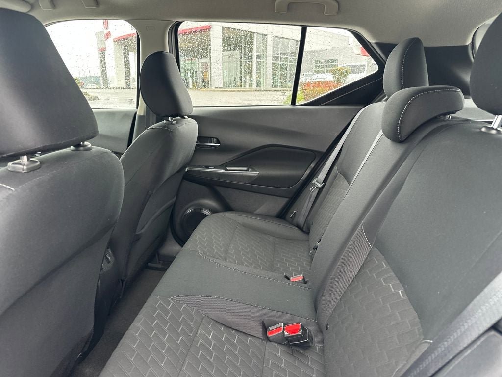 Used 2024 Nissan Kicks SV FWD image 7
