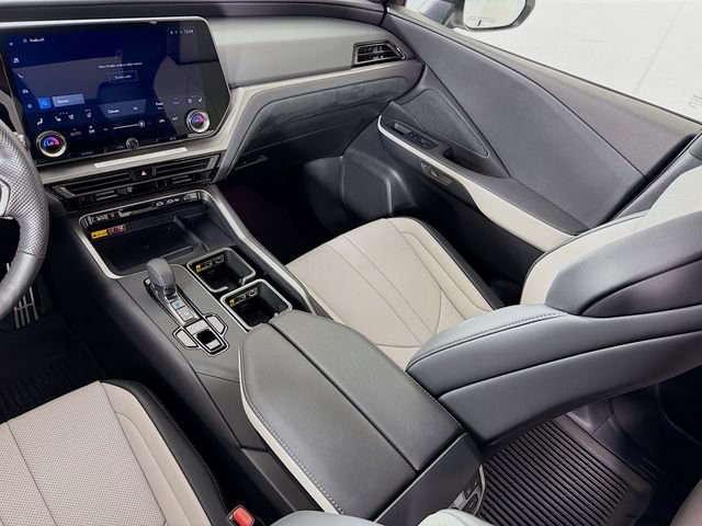 Used 2025 Lexus TX 500h AWD w/ Technology Package image 28