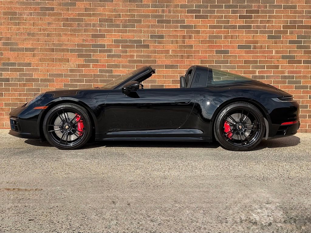 Certified 2022 Porsche 911 Targa 4 GTS image 2