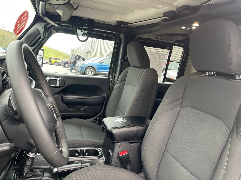 Used 2023 Jeep Gladiator Sport image 11