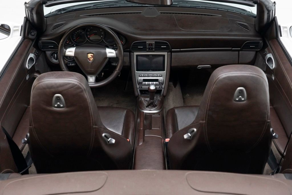 Used 2006 Porsche 911 Carrera image 2