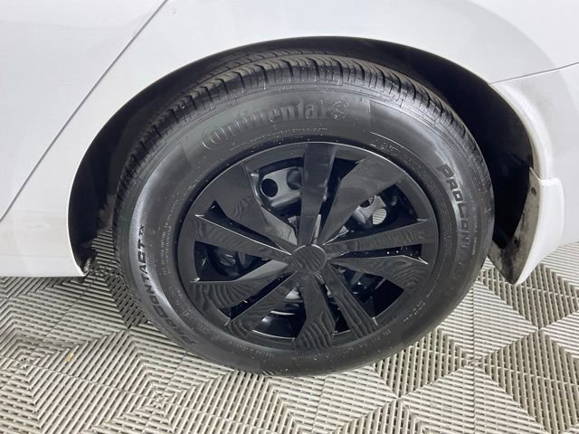 Used 2024 Nissan Versa S w/ Trunk Package image 9