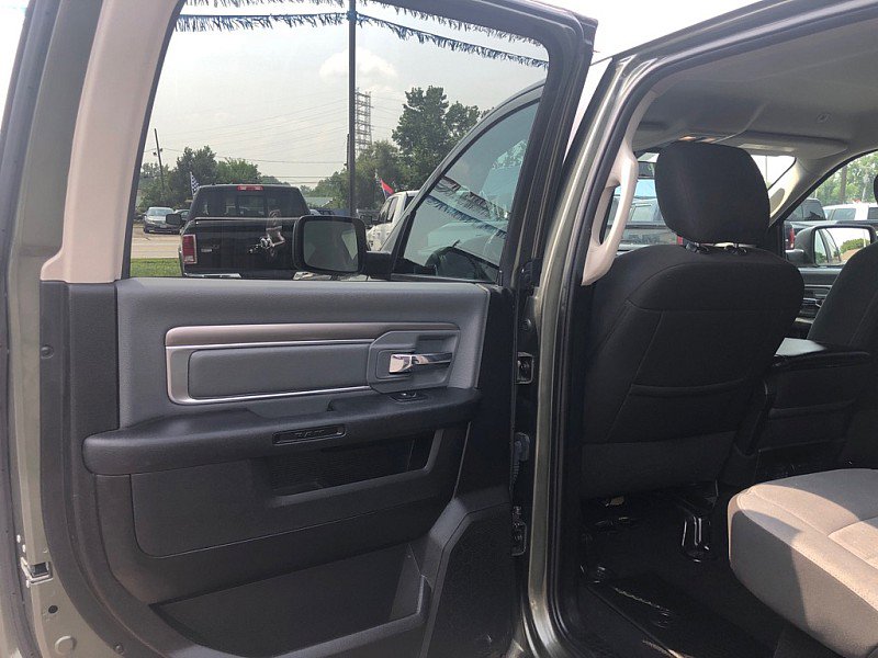 Used 2021 RAM 1500 Classic SLT image 11