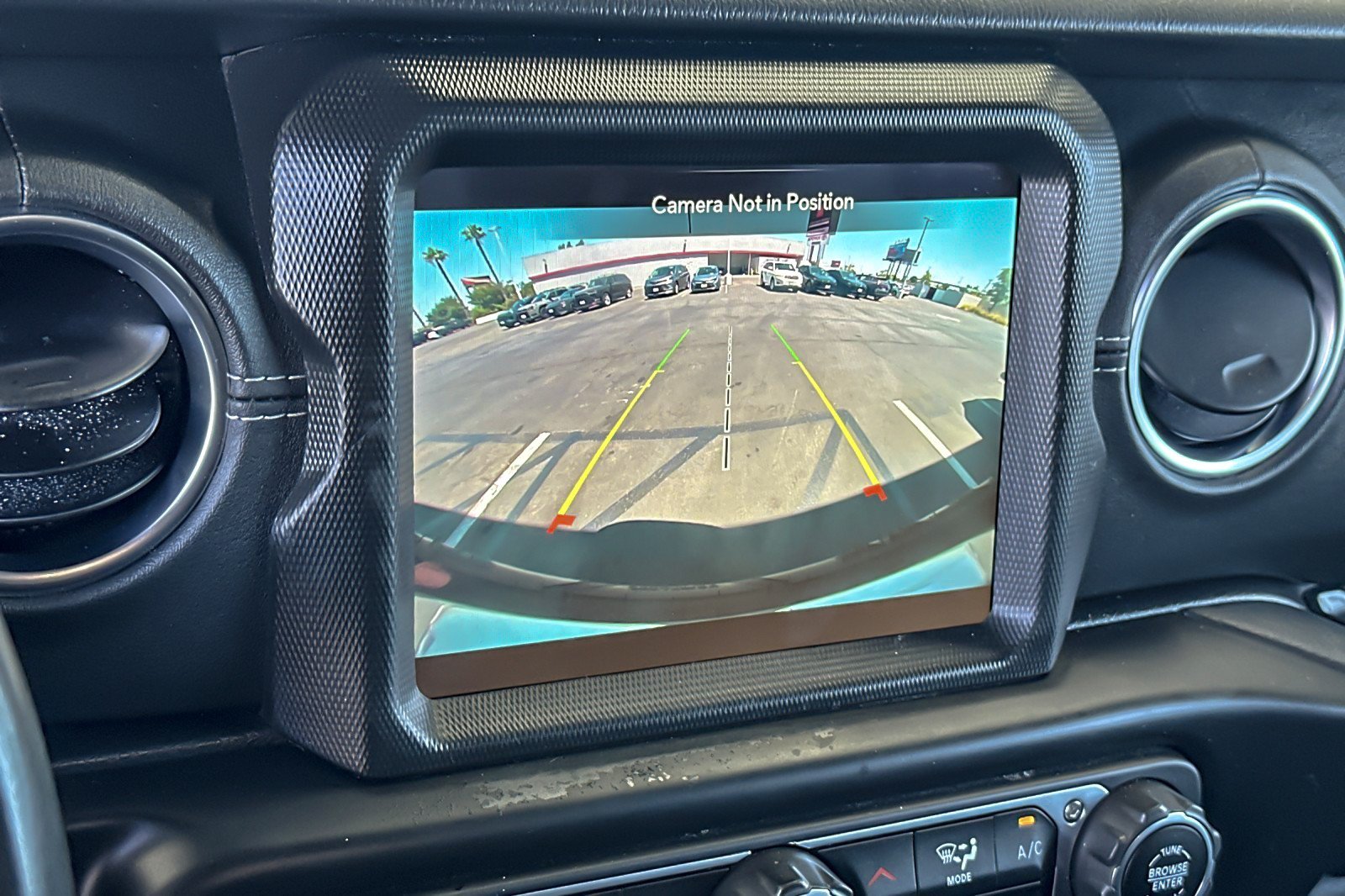 Used 2022 Jeep Wrangler Unlimited Sahara w/ LED Lighting Group AWD/4WD image 19