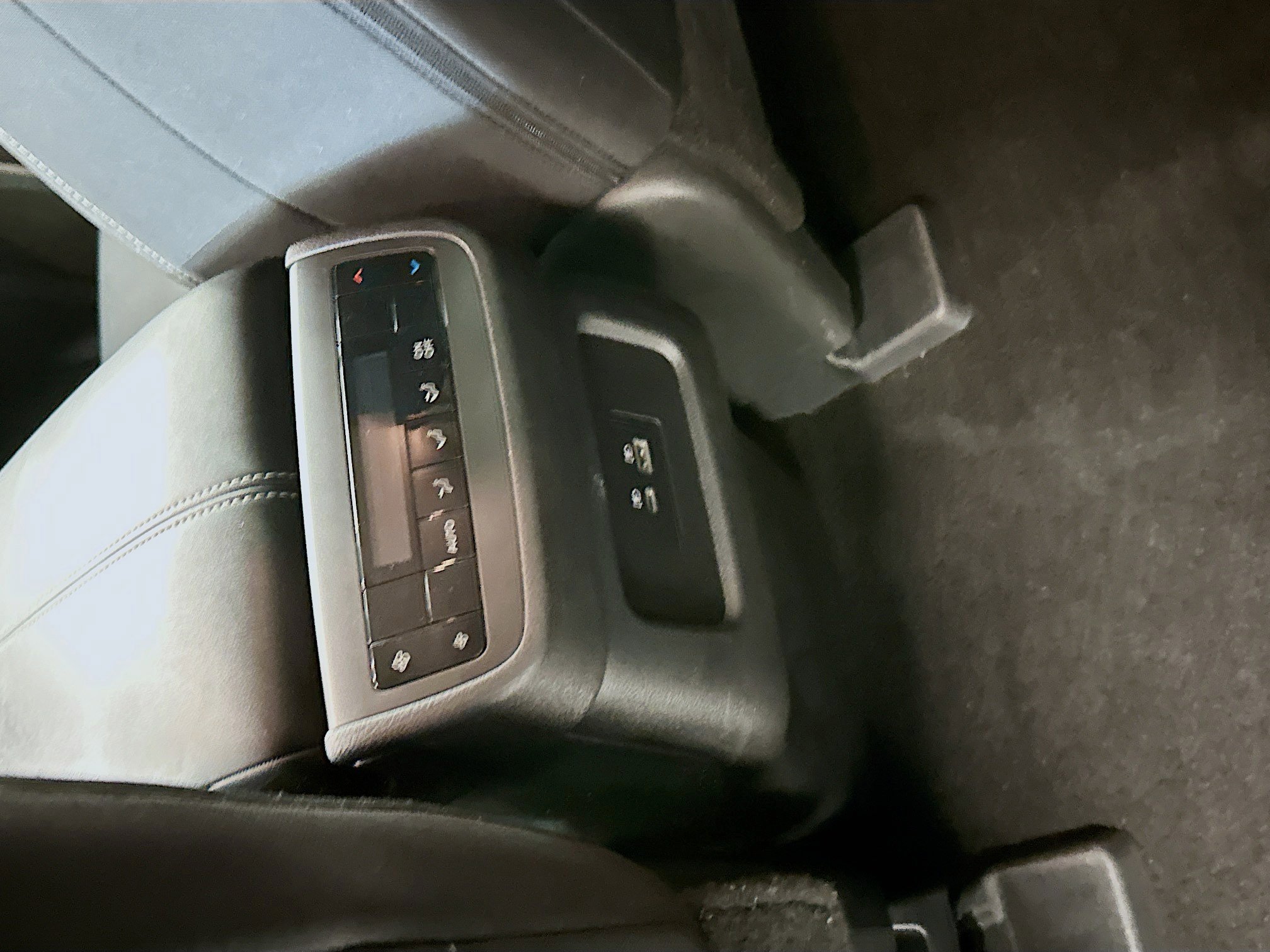 Used 2023 Nissan Pathfinder SV image 27