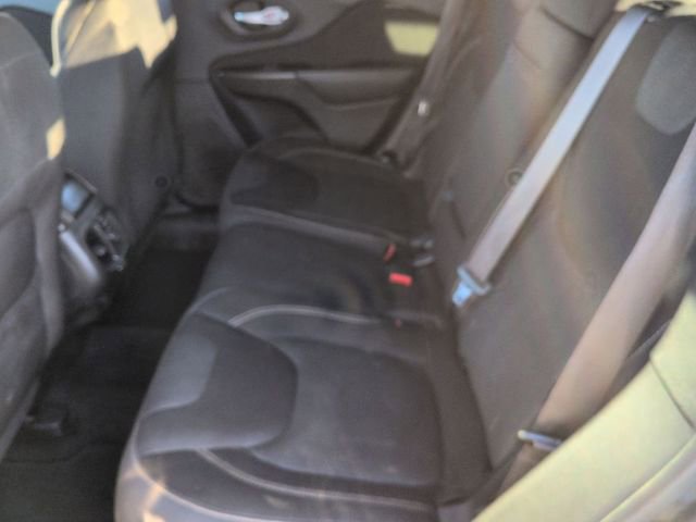 Used 2015 Jeep Cherokee Latitude w/ Comfort/Convenience Group image 25