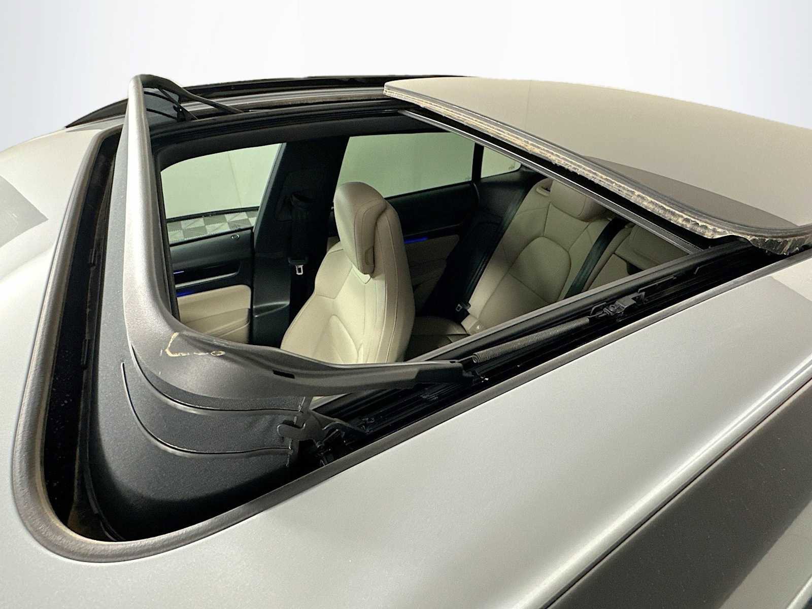 Certified 2025 Porsche Macan 4S Electric image 23