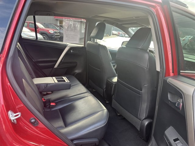 Used 2014 Toyota RAV4 Limited w/ Technology Package AWD/4WD image 31