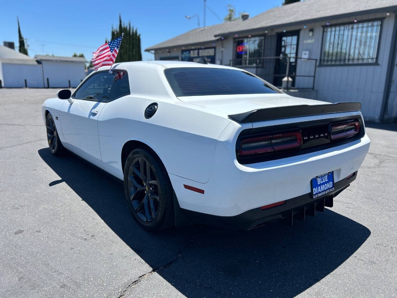 Used 2019 Dodge Challenger R/T w/ Driver Convenience Group RWD image 4