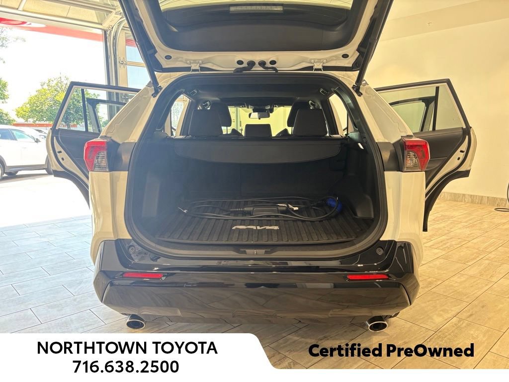 Used 2023 Toyota RAV4 SE w/ Weather & Moonroof Package AWD/4WD image 27