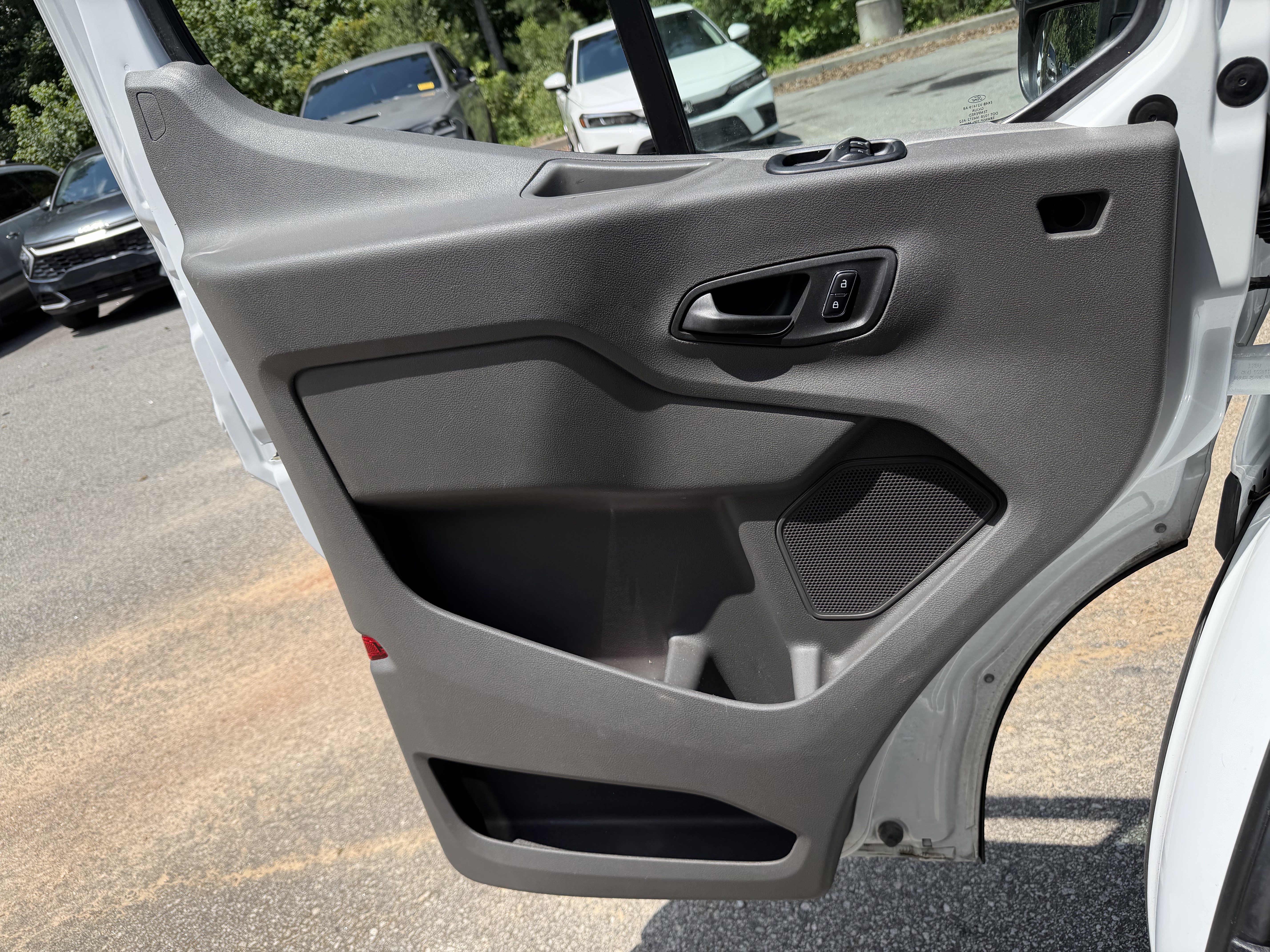 Used 2022 Ford Transit 350 XLT RWD image 12