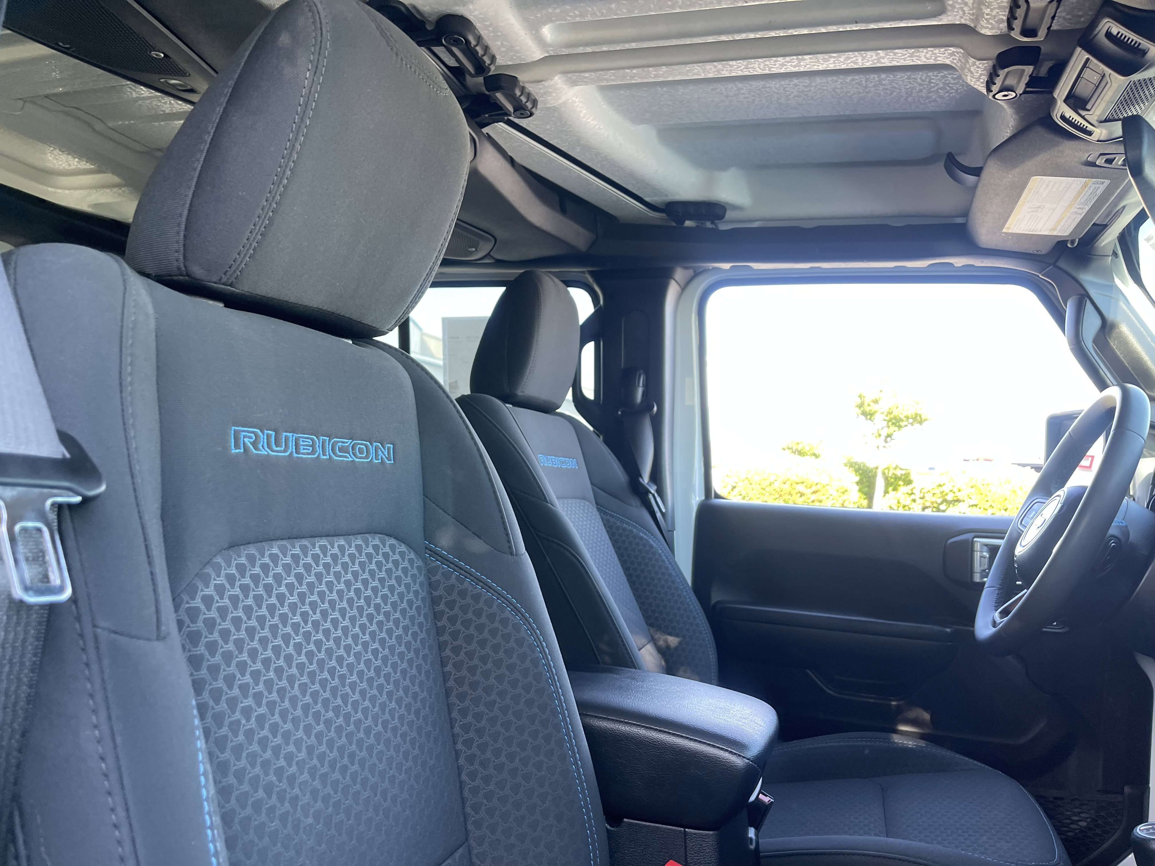 Used 2024 Jeep Wrangler Unlimited Rubicon 4xe AWD/4WD image 27