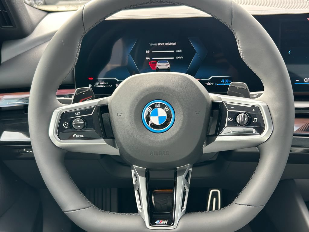 New 2027 BMW 550e xDrive w/ Premium Package AWD/4WD image 18