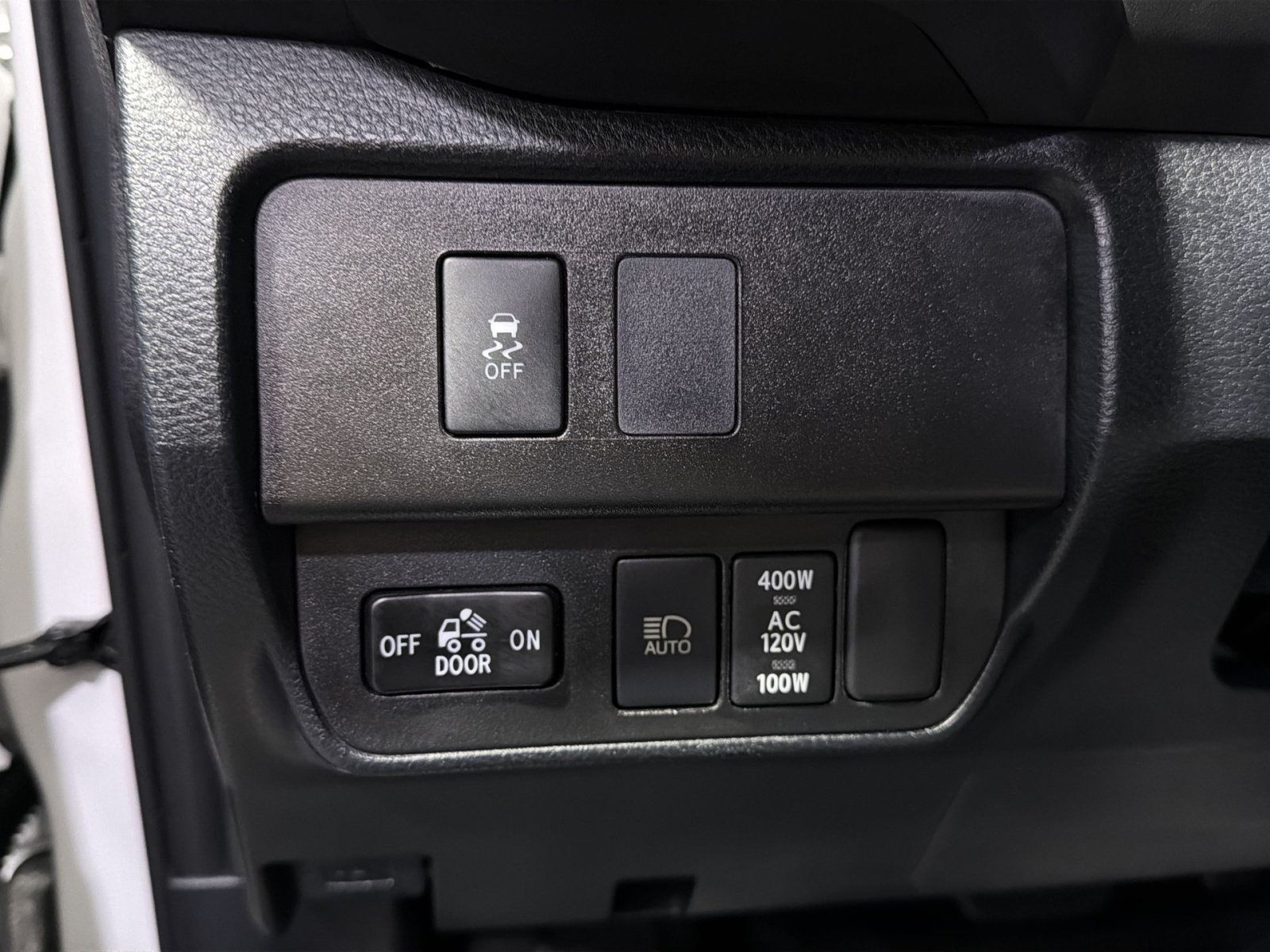 Used 2020 Toyota Tacoma TRD Sport AWD/4WD image 28