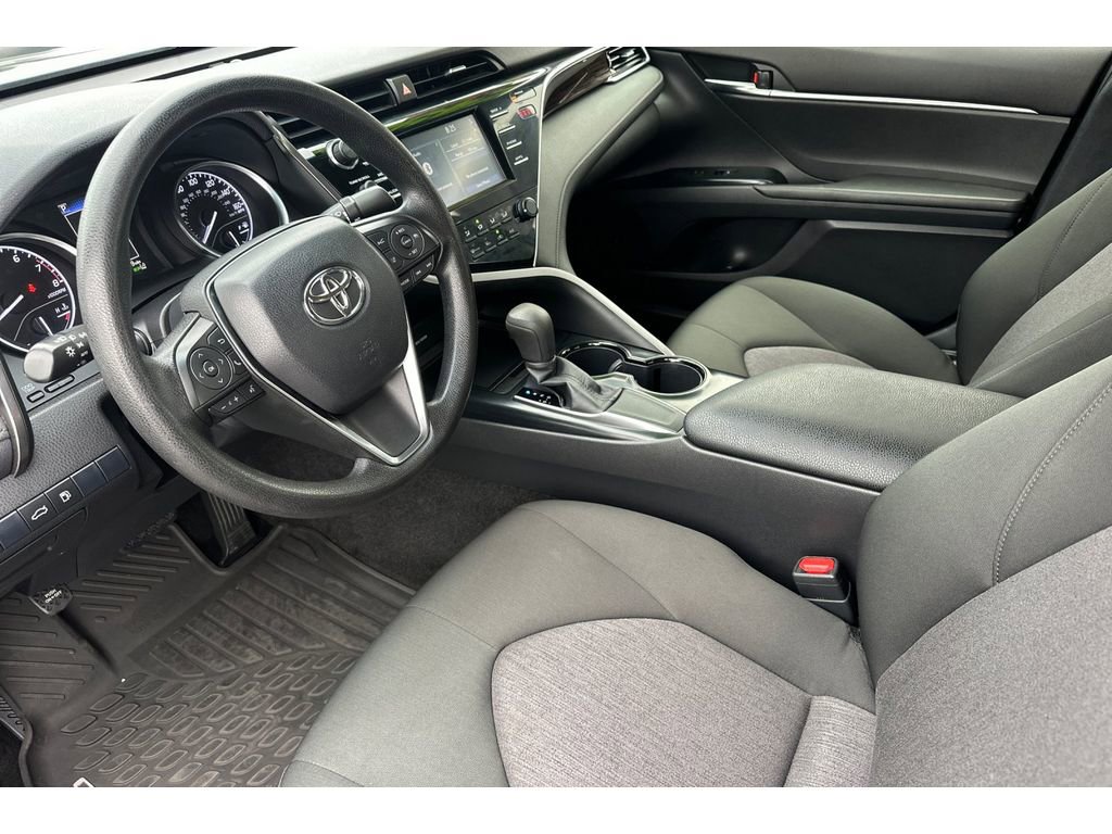 Used 2018 Toyota Camry LE w/ Convenience Package FWD image 10