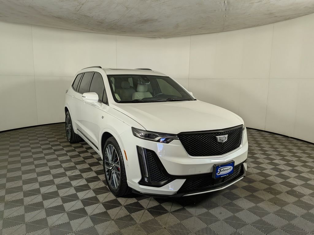 Used 2023 Cadillac XT6 Sport w/ Technology Package image 5