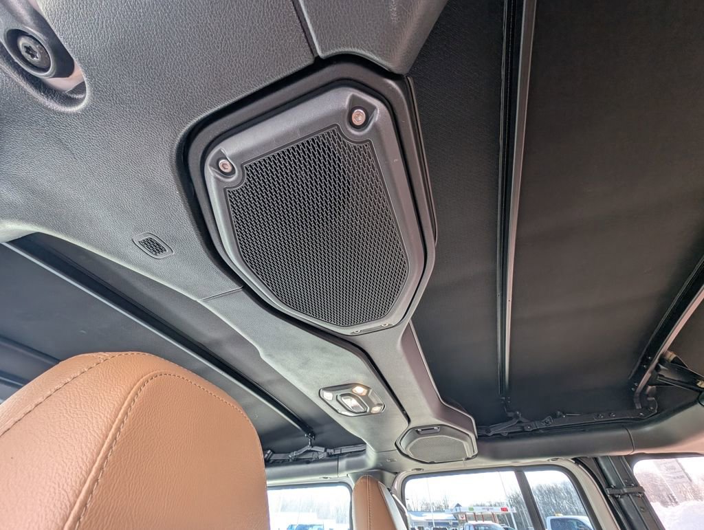 Used 2021 Jeep Wrangler Unlimited Sahara w/ Cold Weather Group image 19