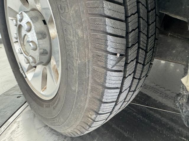 Used 2010 Ford F350 Lariat image 10