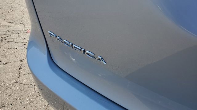 Certified 2023 Chrysler Pacifica Touring-L FWD image 28